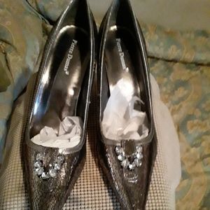 Pierre Dumas  SILVER Heels